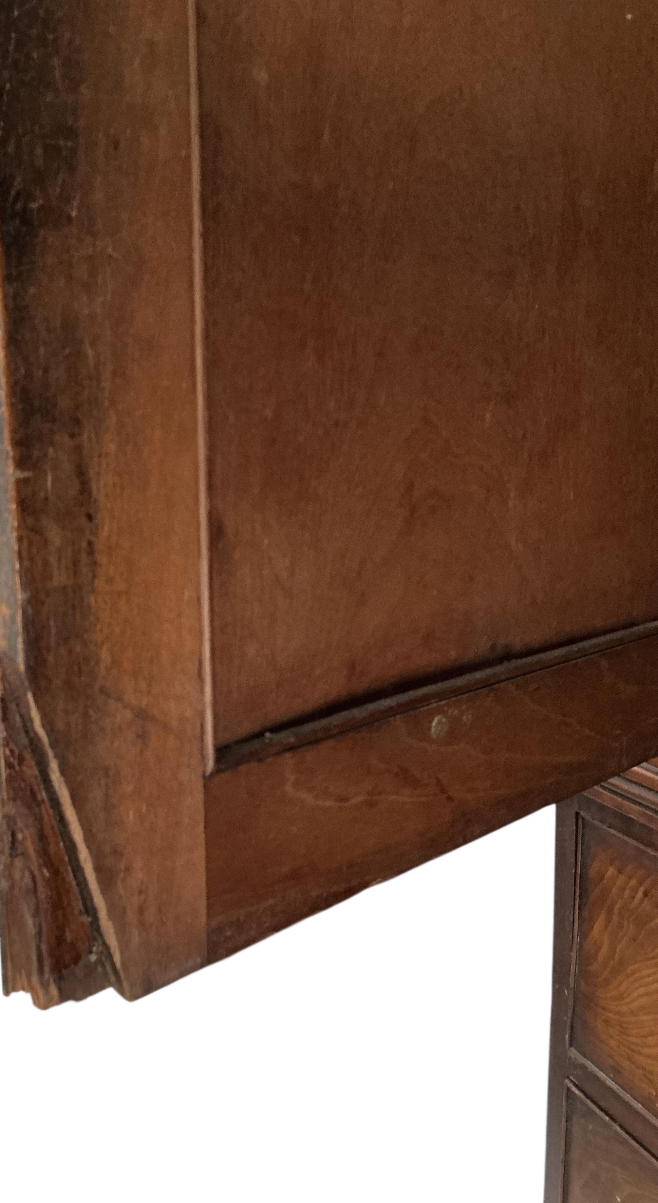 An early Victorian mahogany linen press, width 136cm, depth 62cm, height 211cm